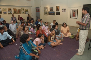 Manoj Salunkhe having a dialogue with audience at Artfest 09, Indiaart Gallery